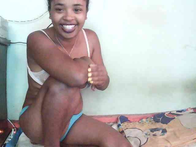 TriciaBella webcam