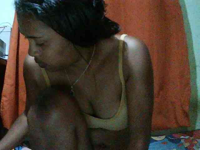 TriciaBella webcam