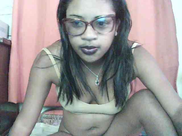 TriciaBella webcam