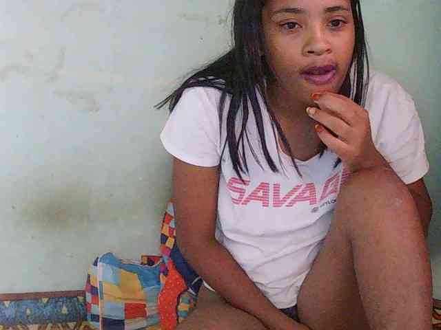TriciaBella webcam