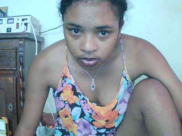 TriciaBella webcam