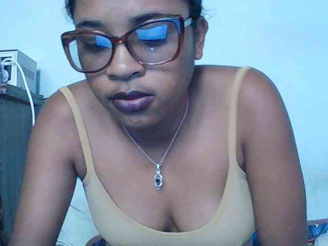 TriciaBella webcam