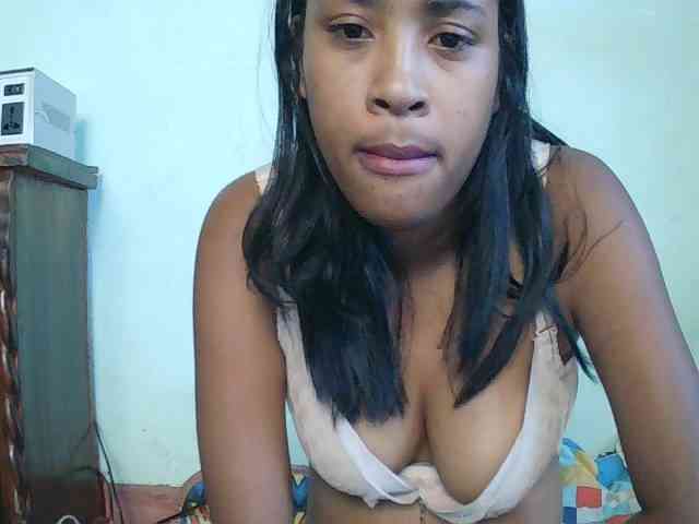 TriciaBella webcam