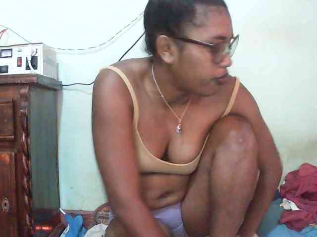 TriciaBella webcam