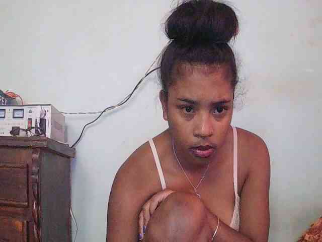 TriciaBella webcam