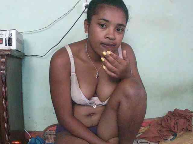 TriciaBella webcam