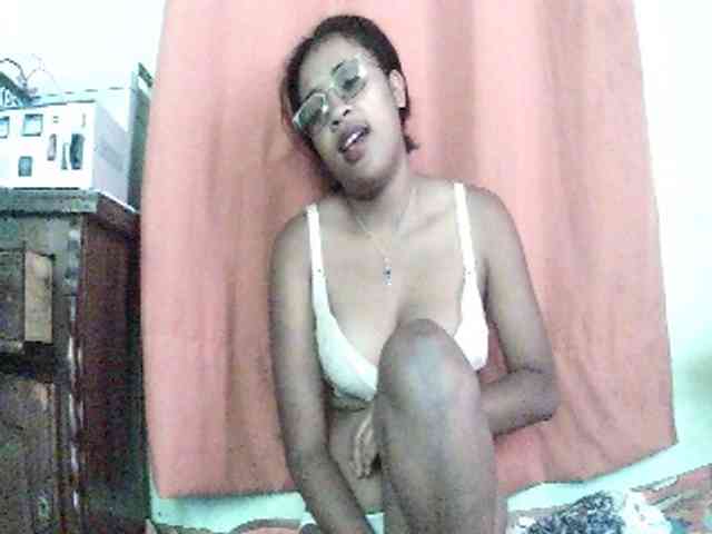 TriciaBella webcam