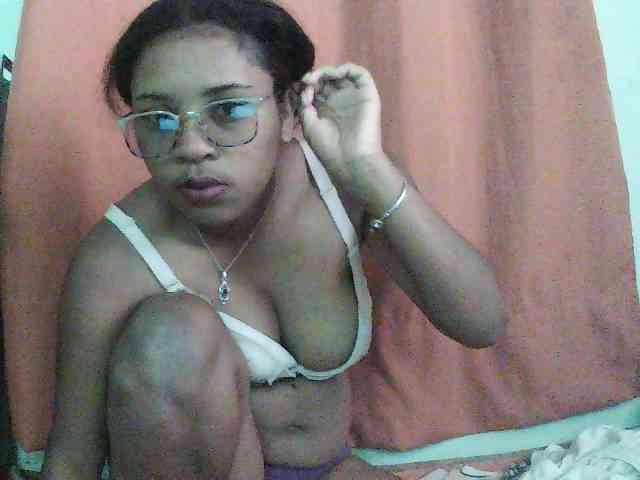 TriciaBella webcam