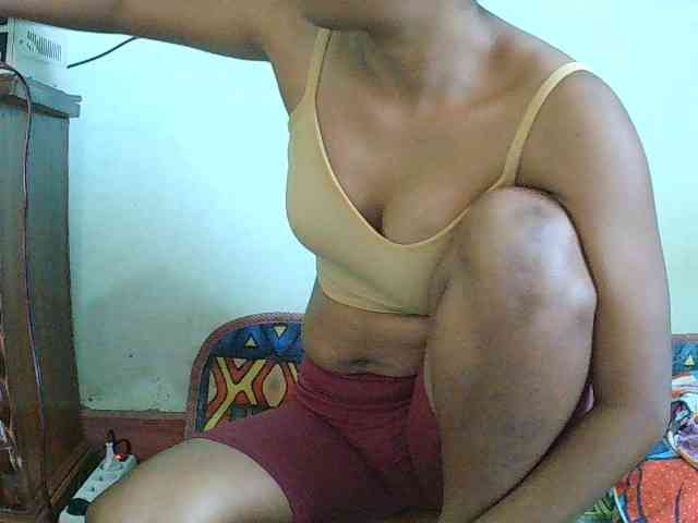 TriciaBella webcam