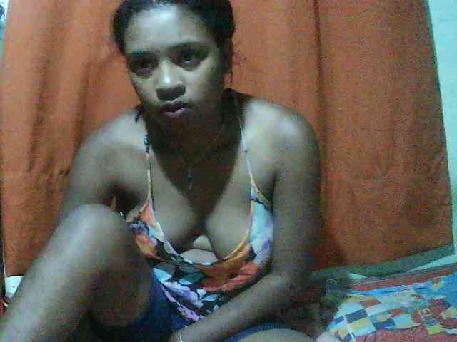 TriciaBella webcam