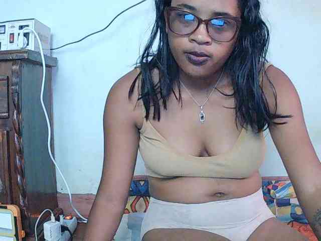 TriciaBella webcam