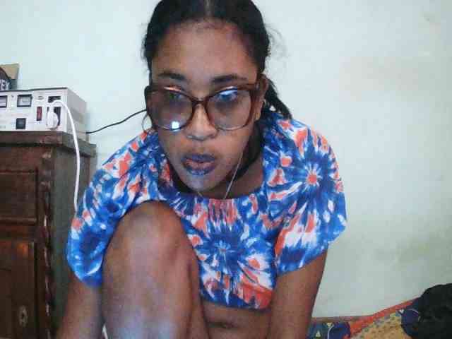 TriciaBella webcam