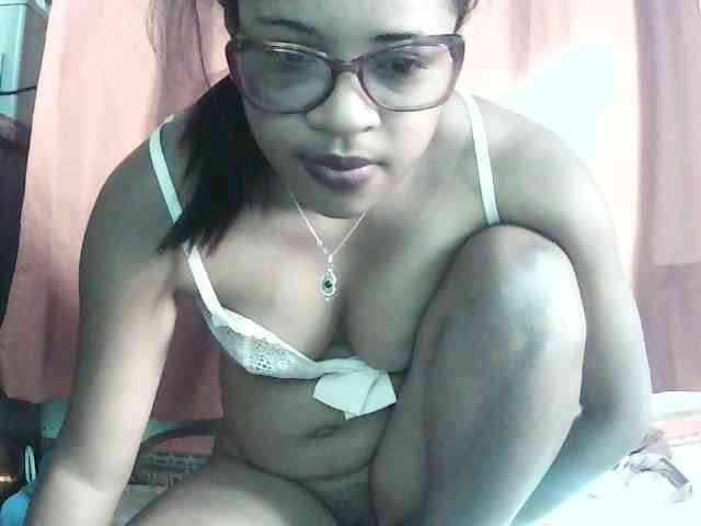 TriciaBella webcam