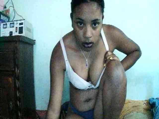 TriciaBella webcam