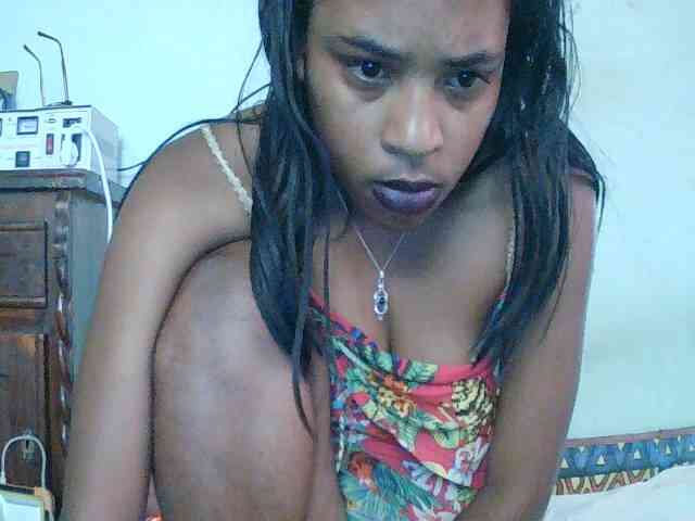 TriciaBella webcam