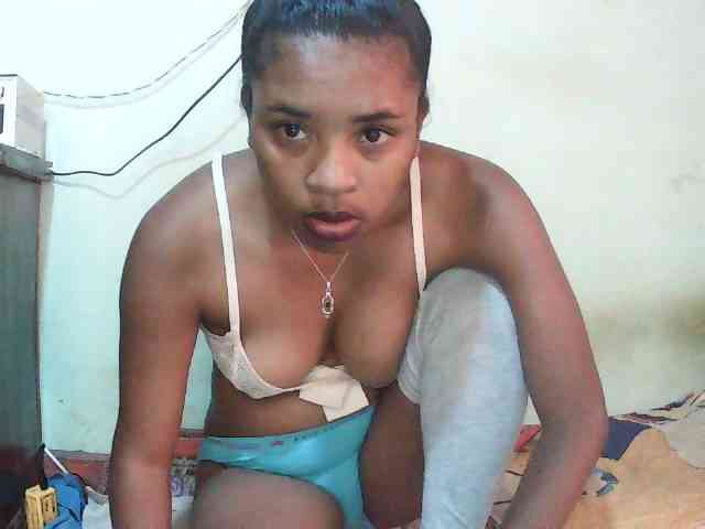 TriciaBella webcam