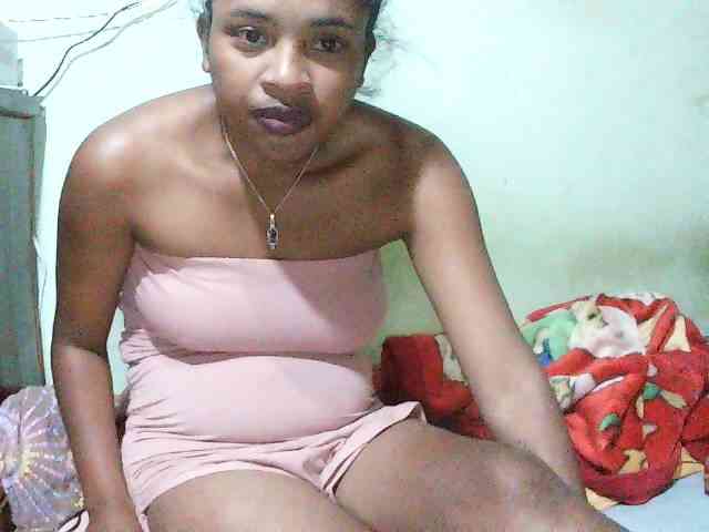 TriciaBella webcam