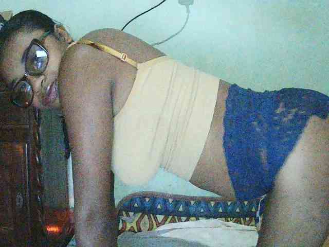 TriciaBella webcam