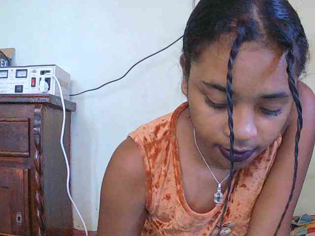 TriciaBella webcam