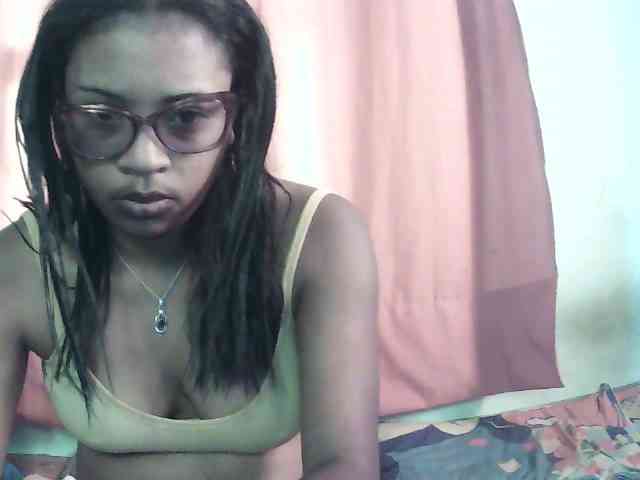 TriciaBella webcam