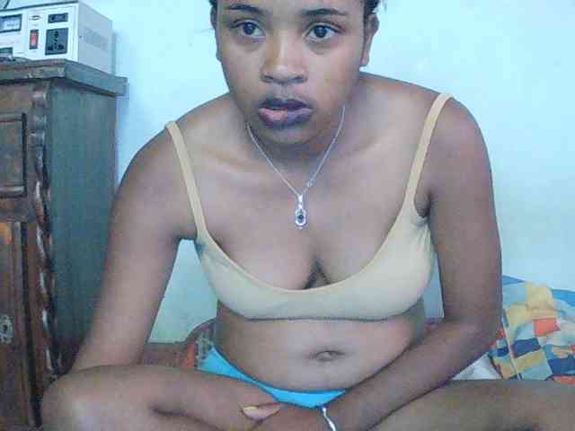 TriciaBella webcam