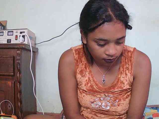 TriciaBella webcam