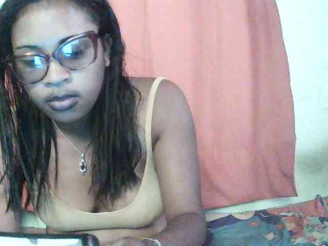 TriciaBella webcam