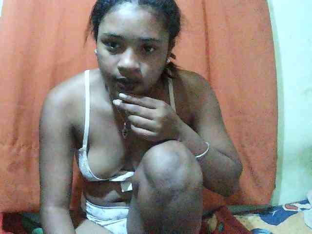 TriciaBella webcam