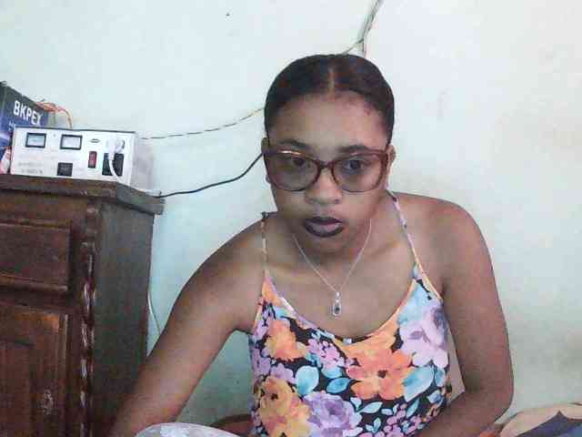 TriciaBella webcam