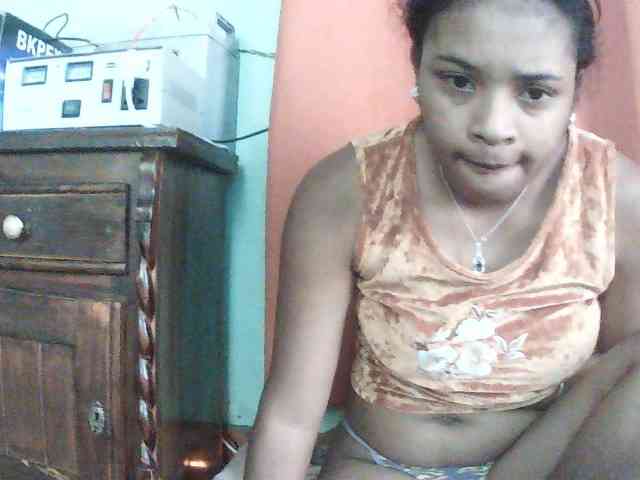 TriciaBella webcam