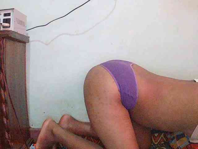 TriciaBella webcam