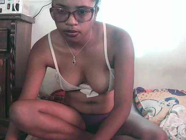 TriciaBella webcam