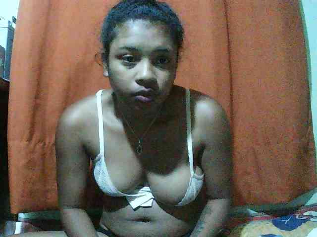 TriciaBella webcam