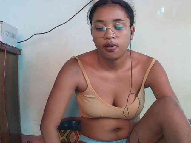 TriciaBella webcam