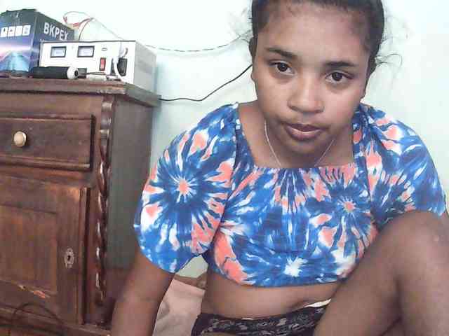 TriciaBella webcam