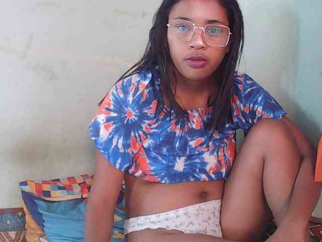 TriciaBella webcam