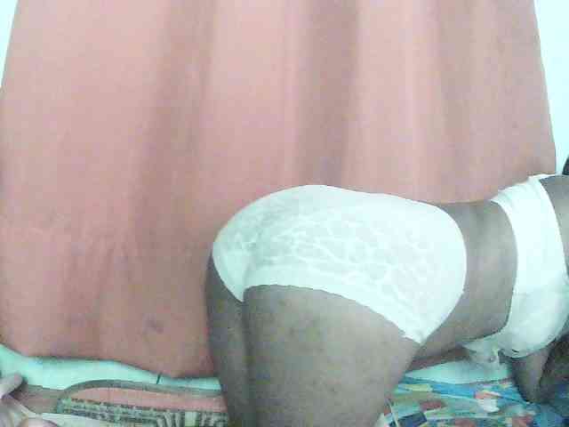 TriciaBella webcam