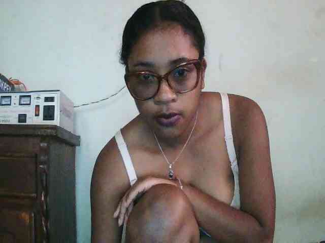 TriciaBella webcam