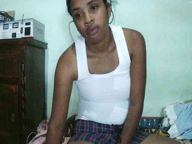 TriciaBella webcam