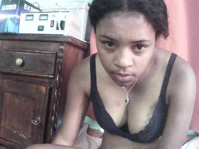 TriciaBella webcam