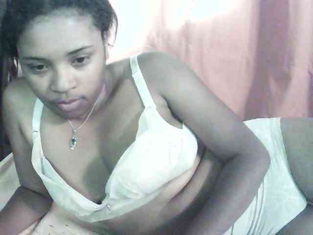 TriciaBella webcam