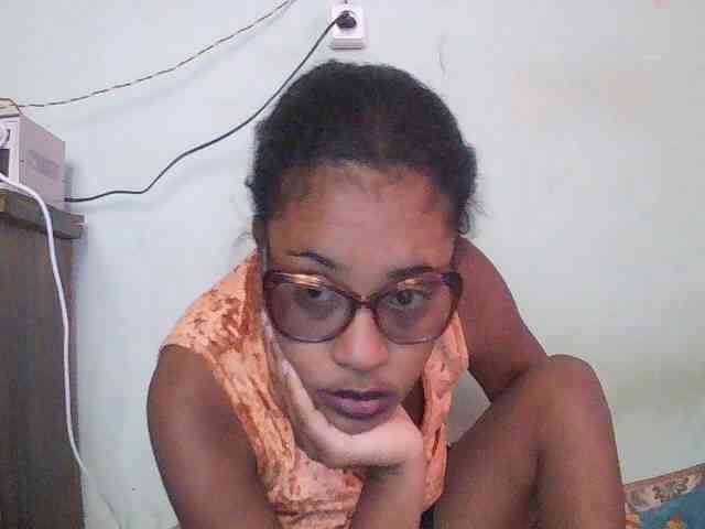 TriciaBella webcam