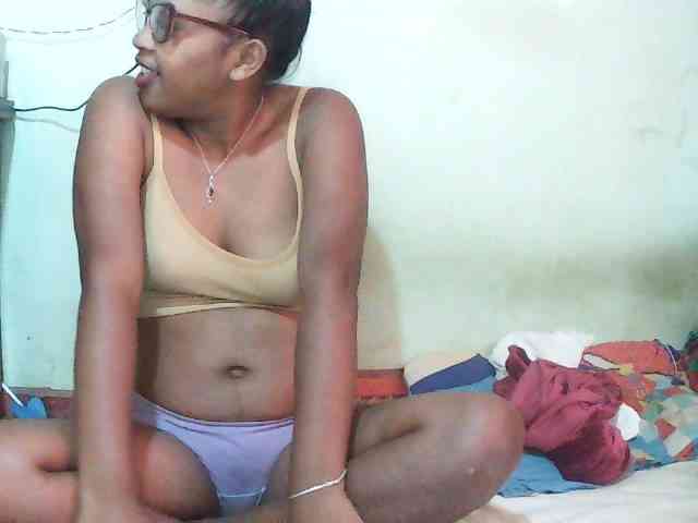TriciaBella webcam