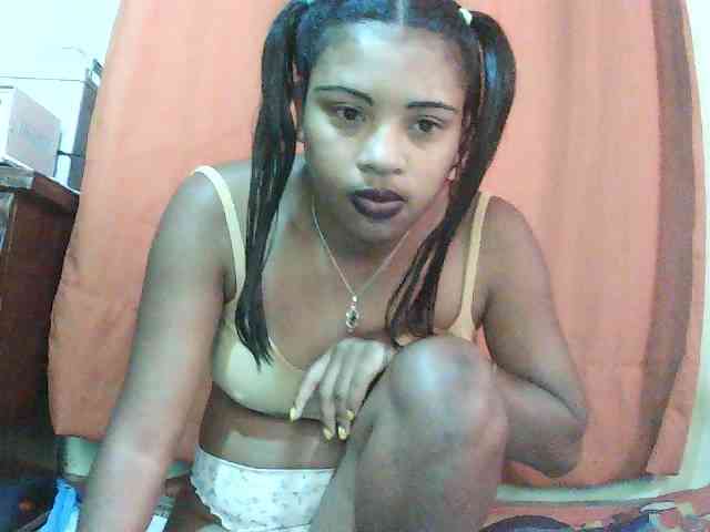 TriciaBella webcam