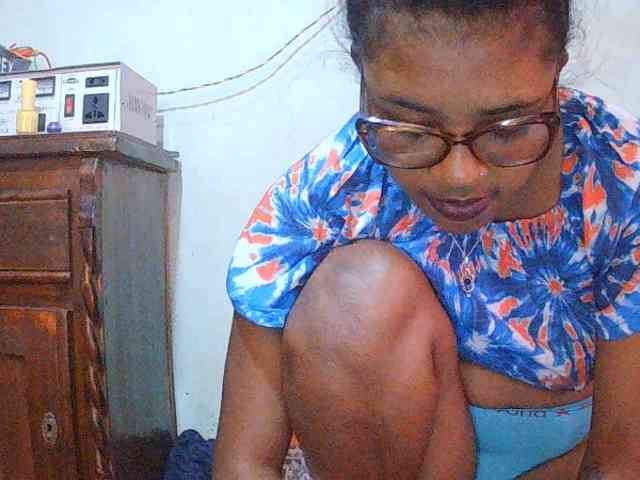 TriciaBella webcam