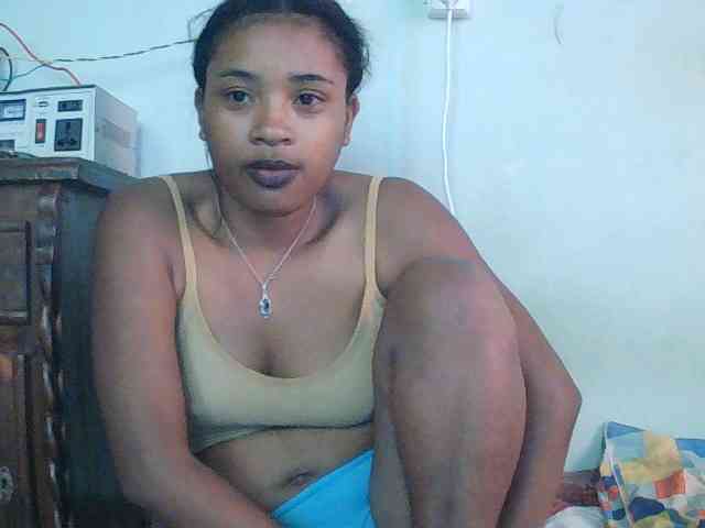 TriciaBella webcam