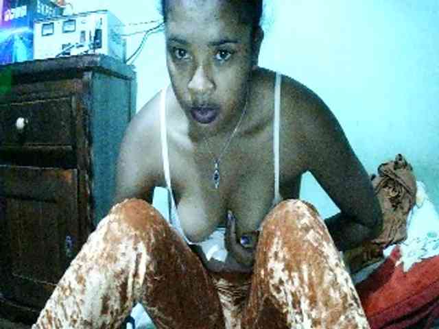 TriciaBella webcam