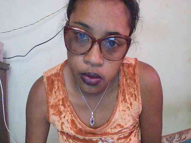 TriciaBella webcam