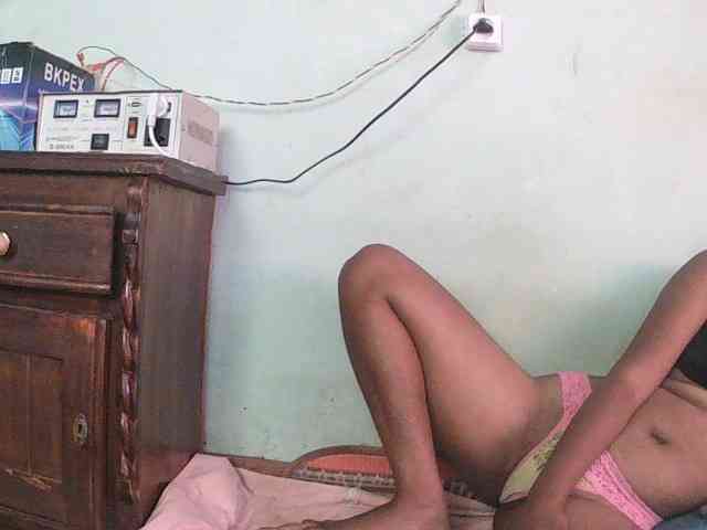 TriciaBella webcam