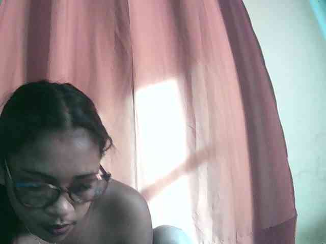 TriciaBella webcam